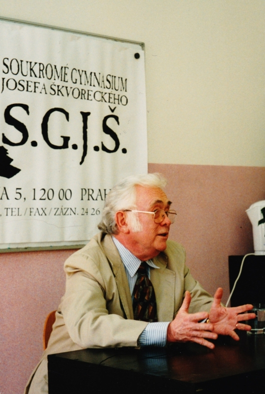 1996  JŠ při semináři tvůrčího psaní na SGJŠ