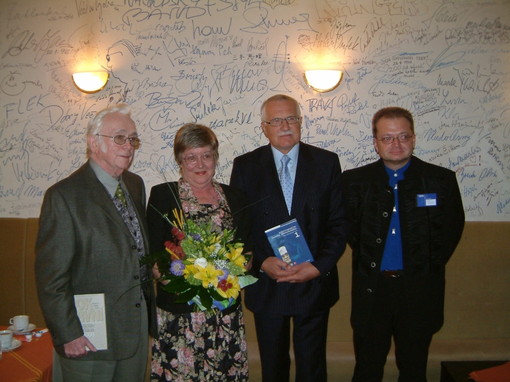 2004 22 09 s prezidentem Havlem na konferenci v Náchodě