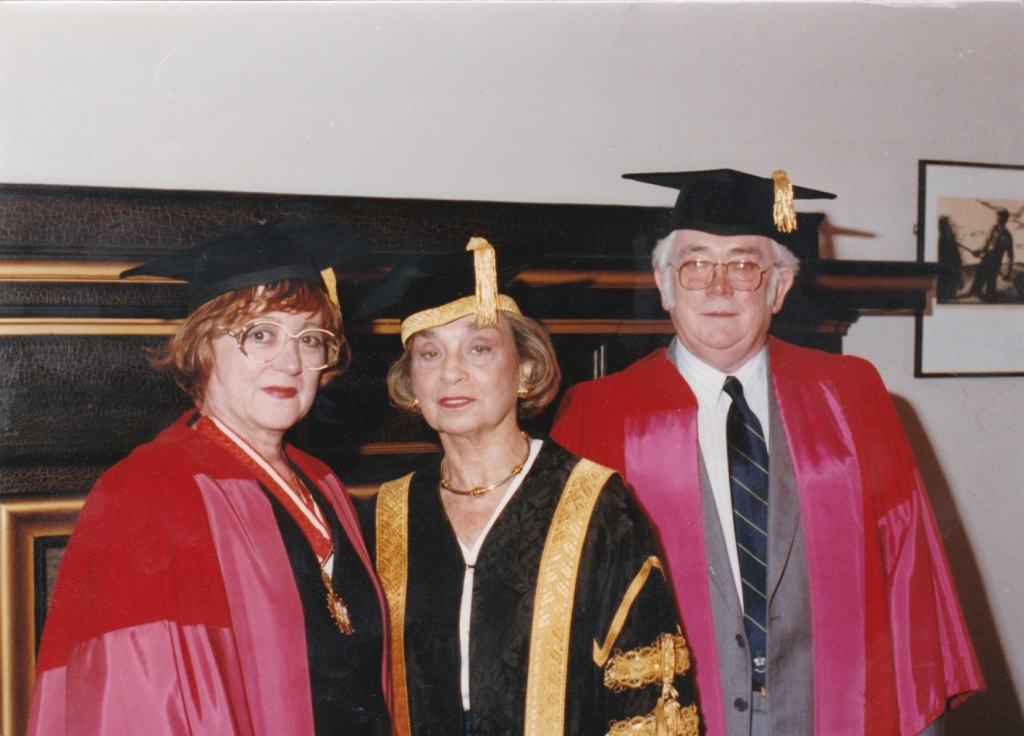 1992 Zdena po obdržení čestného doktorát na University of Toronto